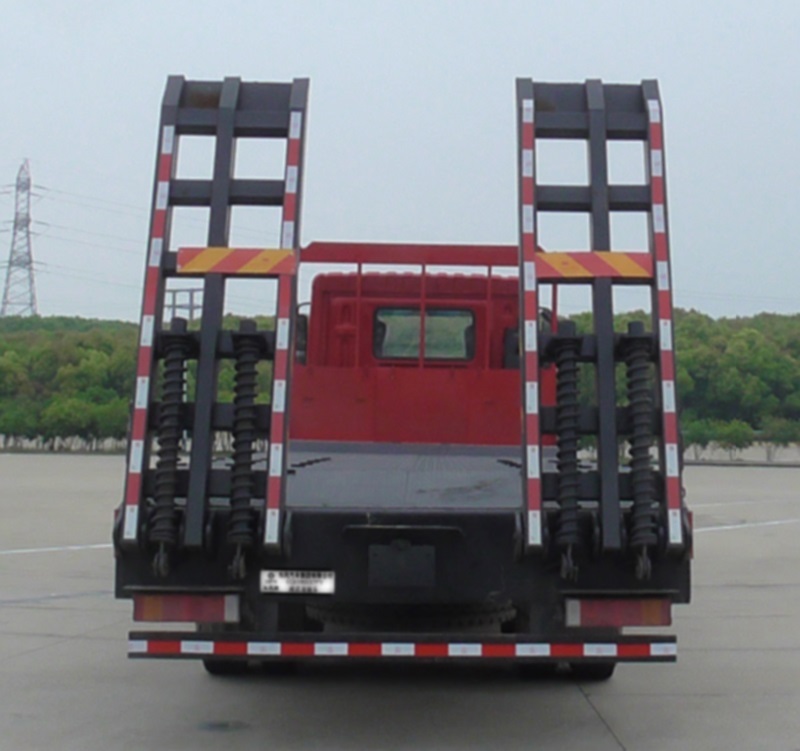 東風牌EQ5316TPBL6D21型平板運輸車 東風牌EQ5316TPBL6D21型平板運輸車