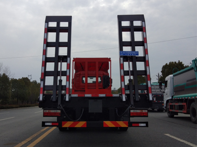 程力牌CL5311TPB6TX型平板運(yùn)輸車 程力牌CL5311TPB6TX型平板運(yùn)輸車