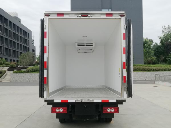 程力威牌CLW5030XLCHDP型冷藏車 程力威牌CLW5030XLCHDP型冷藏車