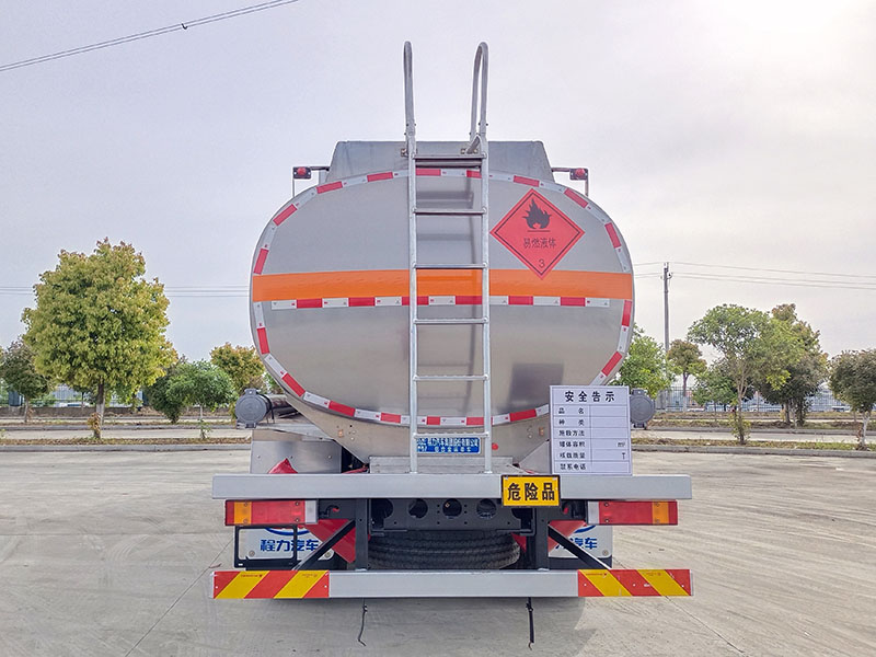 程力牌CL5321GYYLD6型鋁合金運(yùn)油車 程力牌CL5321GYYLD6型鋁合金運(yùn)油車
