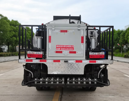 旺龍威牌WLW5075GLQ6WX型瀝青灑布車 旺龍威牌WLW5075GLQ6WX型瀝青灑布車