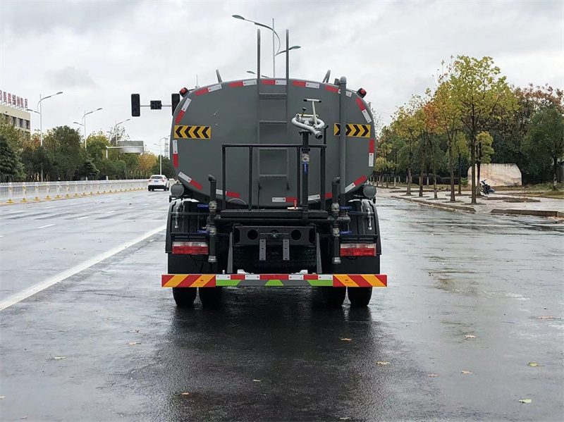 東風(fēng)福瑞卡12方灑水車 東風(fēng)福瑞卡12方灑水車