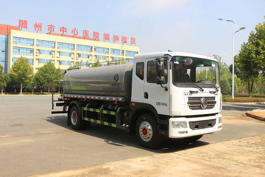 東風(fēng)D9康明斯195馬力12方灑水車底盤配置 東風(fēng)D9康明斯195馬力12方灑水車底盤配置