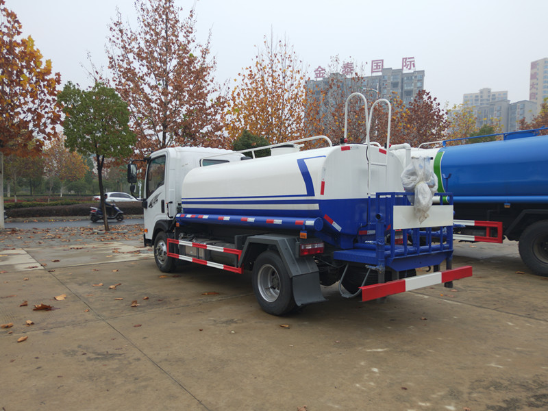 城市用的灑水車多少錢一臺-城市用的灑水車多少錢-湖北程力 城市用的灑水車多少錢一臺-城市用的灑水車多少錢-湖北程力