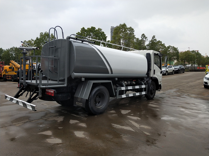 十方灑水車 十方灑水車