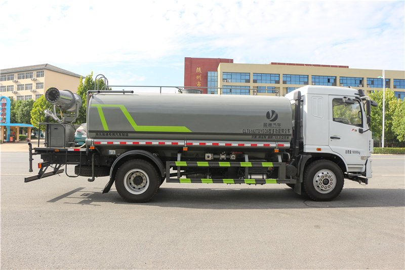 12方灑水車 12方灑水車