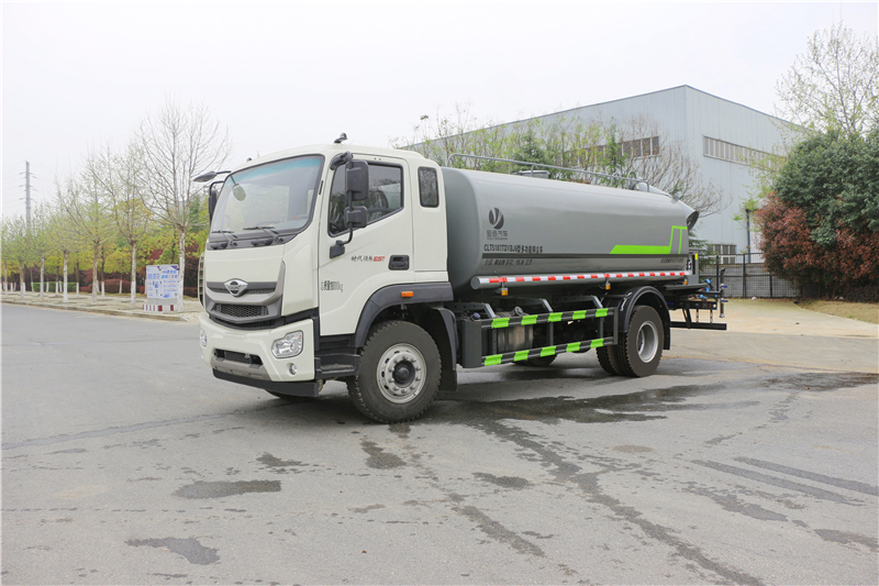 12方灑水車 12方灑水車