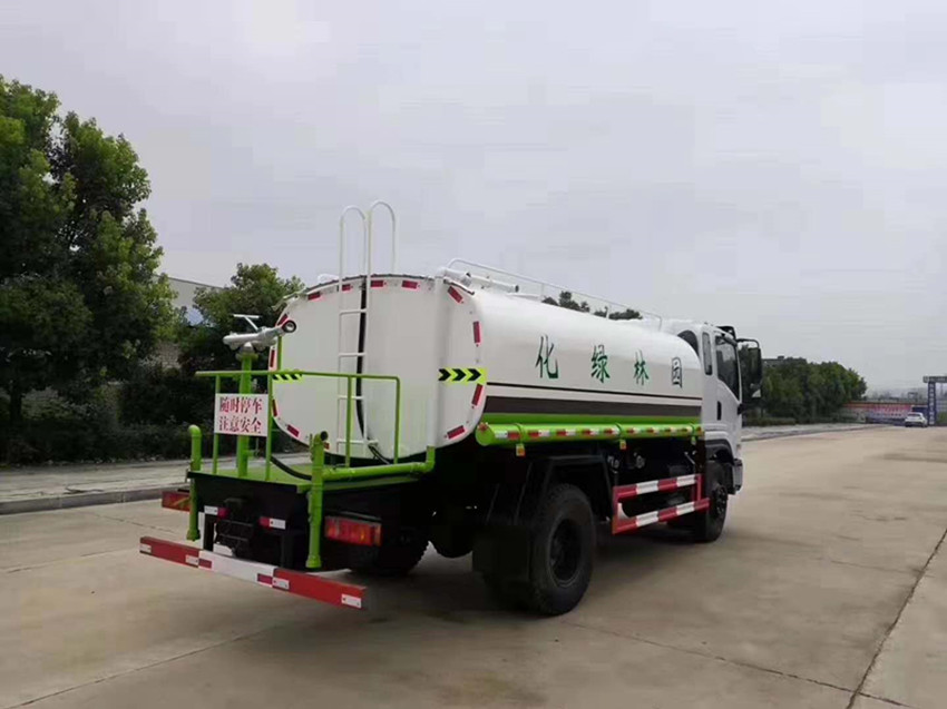 灑水車一臺 灑水車一臺