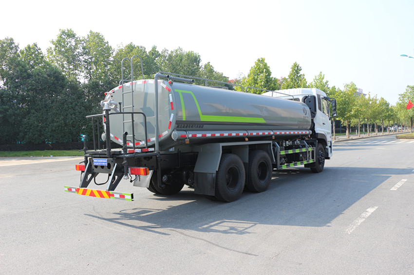 東風(fēng)天龍后雙橋?yàn)⑺? alt=