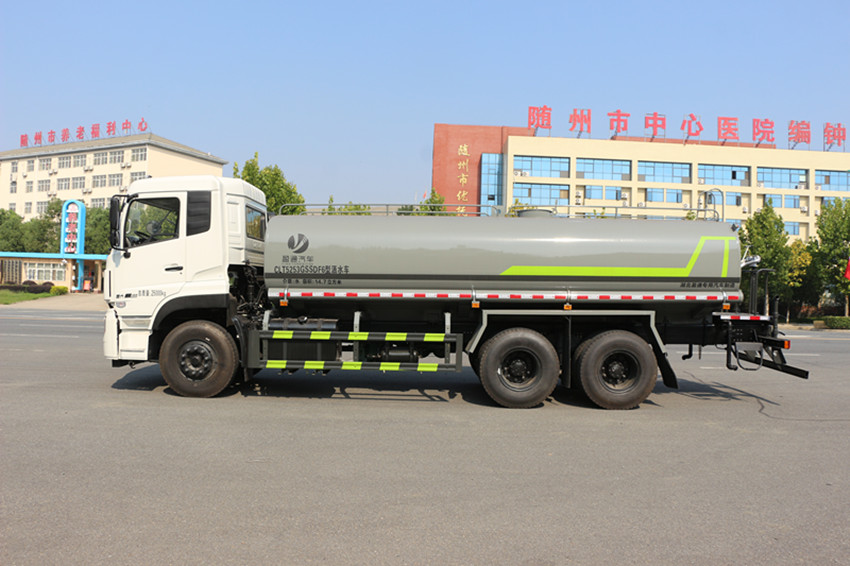 東風(fēng)天龍后雙橋?yàn)⑺? alt=