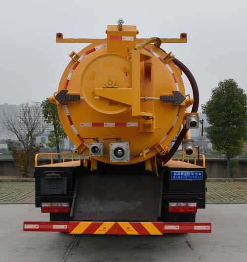 縱昂牌CLT5141GQWEQ6型清洗吸污車 縱昂牌CLT5141GQWEQ6型清洗吸污車