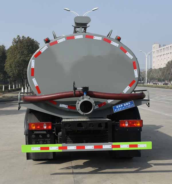 縱昂牌CLT5121GXEEQ6型吸糞車 縱昂牌CLT5121GXEEQ6型吸糞車