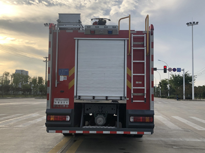 新東日牌YZR5190GXFSG80/H6型水罐消防車 新東日牌YZR5190GXFSG80/H6型水罐消防車