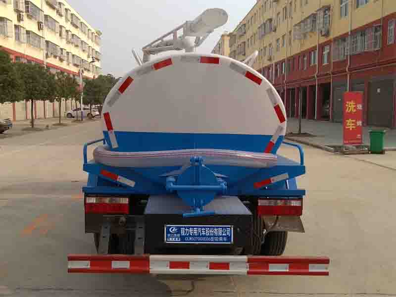 程力威牌CLW5070GXED6型吸糞車(chē) 程力威牌CLW5070GXED6型吸糞車(chē)