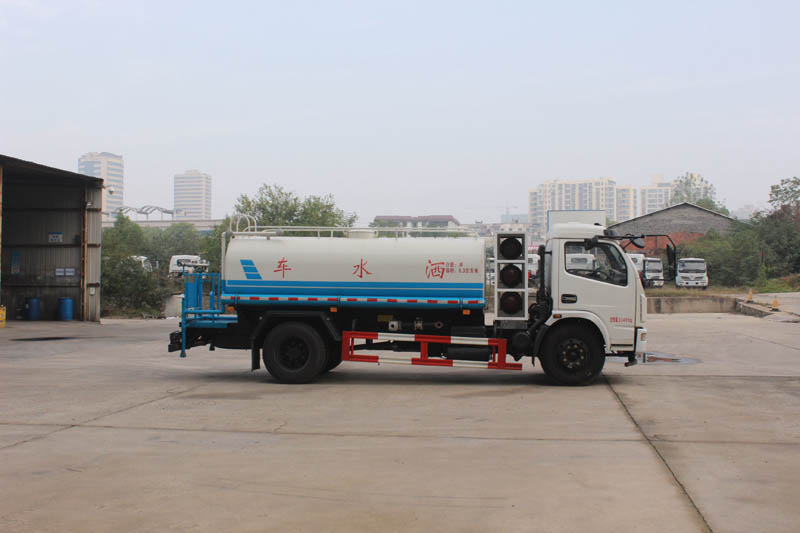 東風牌EQ5107GSS8NDCAC型灑水車 東風牌EQ5107GSS8NDCAC型灑水車