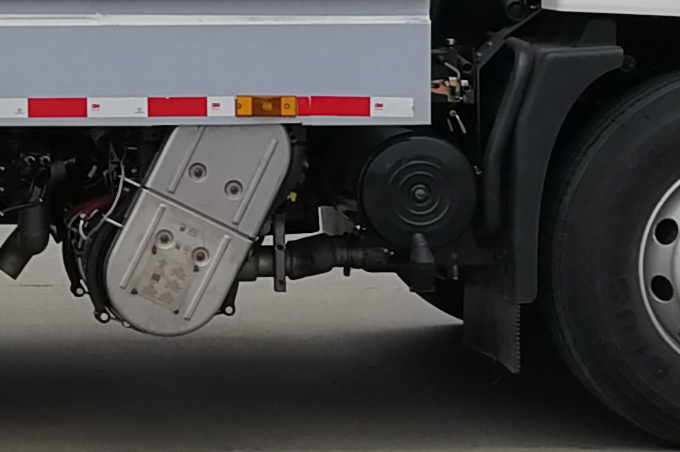 虹宇牌HYS5180TSLE6型掃路車 虹宇牌HYS5180TSLE6型掃路車