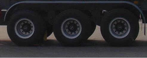 醒獅牌SLS9400GYYE型鋁合金運油半掛車 醒獅牌SLS9400GYYE型鋁合金運油半掛車