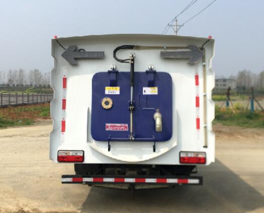 聚塵王牌HNY5120TSLE6型掃路車 聚塵王牌HNY5120TSLE6型掃路車