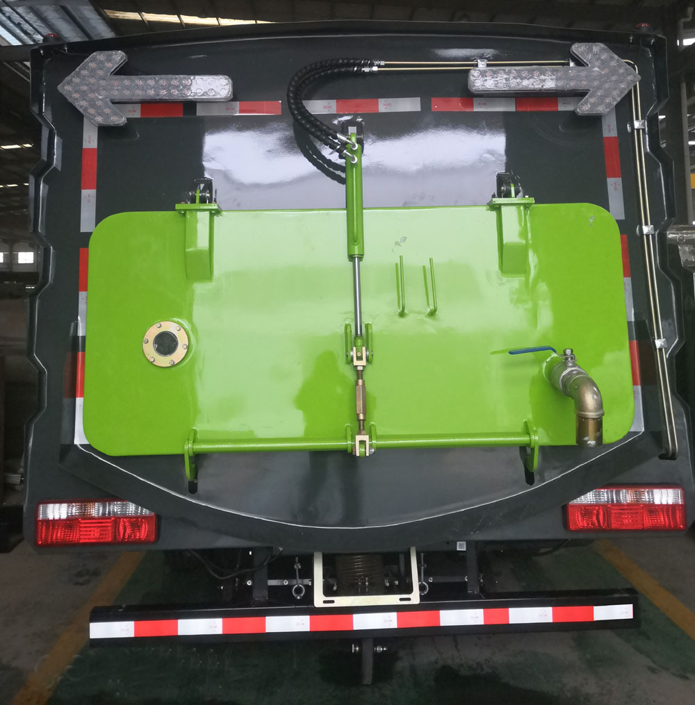 聚塵王牌HNY5120TSLE6型掃路車 聚塵王牌HNY5120TSLE6型掃路車