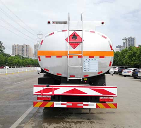 楚飛牌CLQ5180GYY6E型運油車 楚飛牌CLQ5180GYY6E型運油車