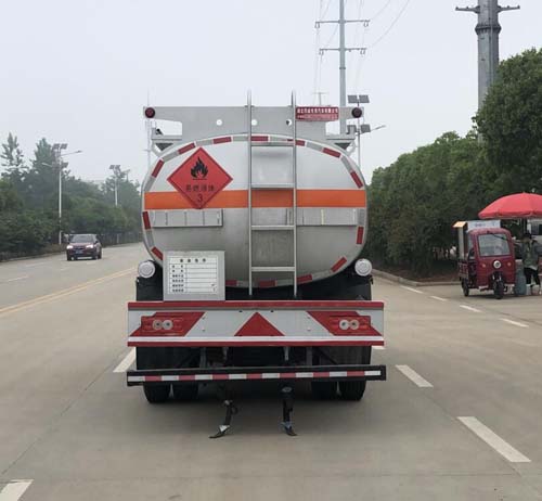 專威牌HTW5121GJYBQ6型加油車 專威牌HTW5121GJYBQ6型加油車