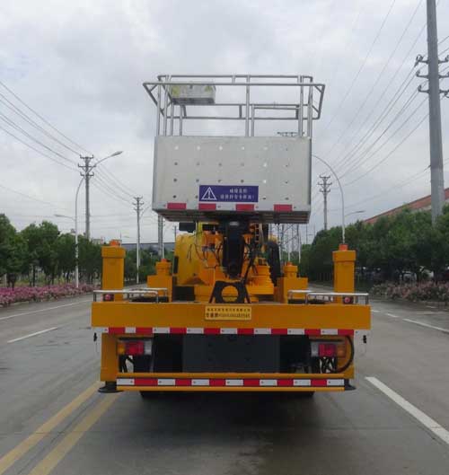 華通牌HCQ5110JGKQL6型高空作業(yè)車(chē) 華通牌HCQ5110JGKQL6型高空作業(yè)車(chē)