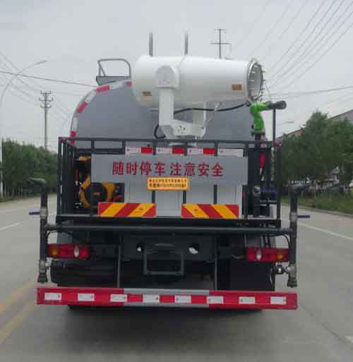 華通牌HCQ5181GPSDF6型綠化噴灑車(chē) 華通牌HCQ5181GPSDF6型綠化噴灑車(chē)