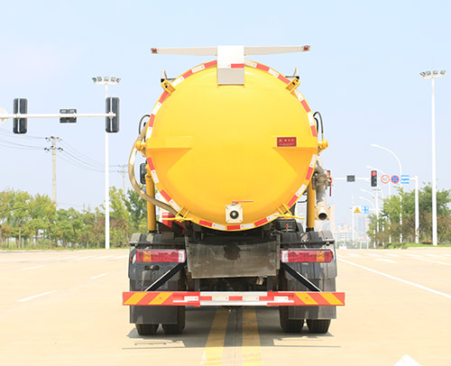 凱力風牌KLF5180GXWB6型吸污車 凱力風牌KLF5180GXWB6型吸污車