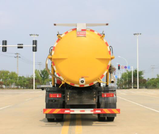 凱力風牌KLF5181GXWE6型吸污車 凱力風牌KLF5181GXWE6型吸污車