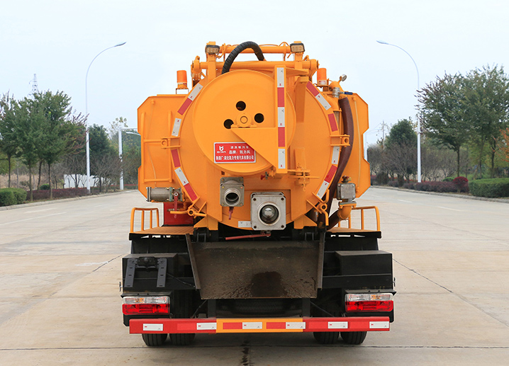 凱力風(fēng)牌KLF5040GQWE6型清洗吸污車 凱力風(fēng)牌KLF5040GQWE6型清洗吸污車