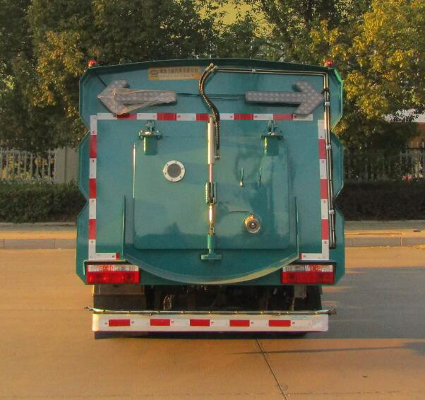 中汽力威牌HLW5070TXS6DF型洗掃車 中汽力威牌HLW5070TXS6DF型洗掃車