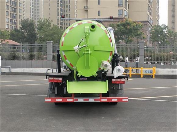 東風牌DFZ5125GXW8CDC型吸污車 東風牌DFZ5125GXW8CDC型吸污車