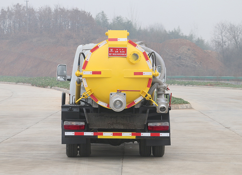 凱力風牌KLF5041GXWE6型吸污車 凱力風牌KLF5041GXWE6型吸污車