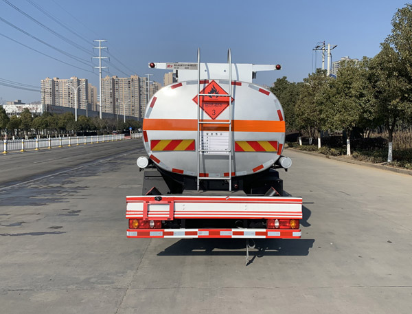 楚飛牌CLQ5120GJY6DY型加油車 楚飛牌CLQ5120GJY6DY型加油車