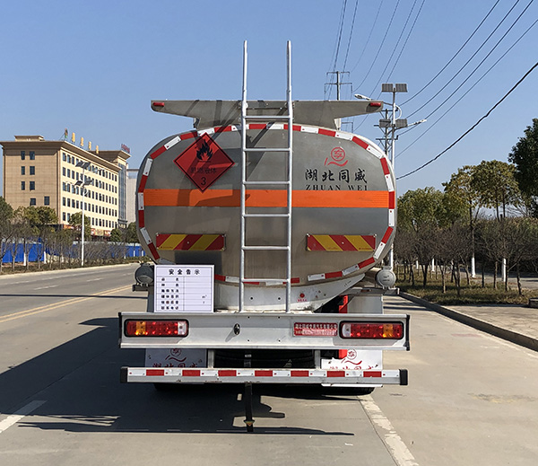 專威牌HTW5320GYYLZZ6C型鋁合金運(yùn)油車 專威牌HTW5320GYYLZZ6C型鋁合金運(yùn)油車