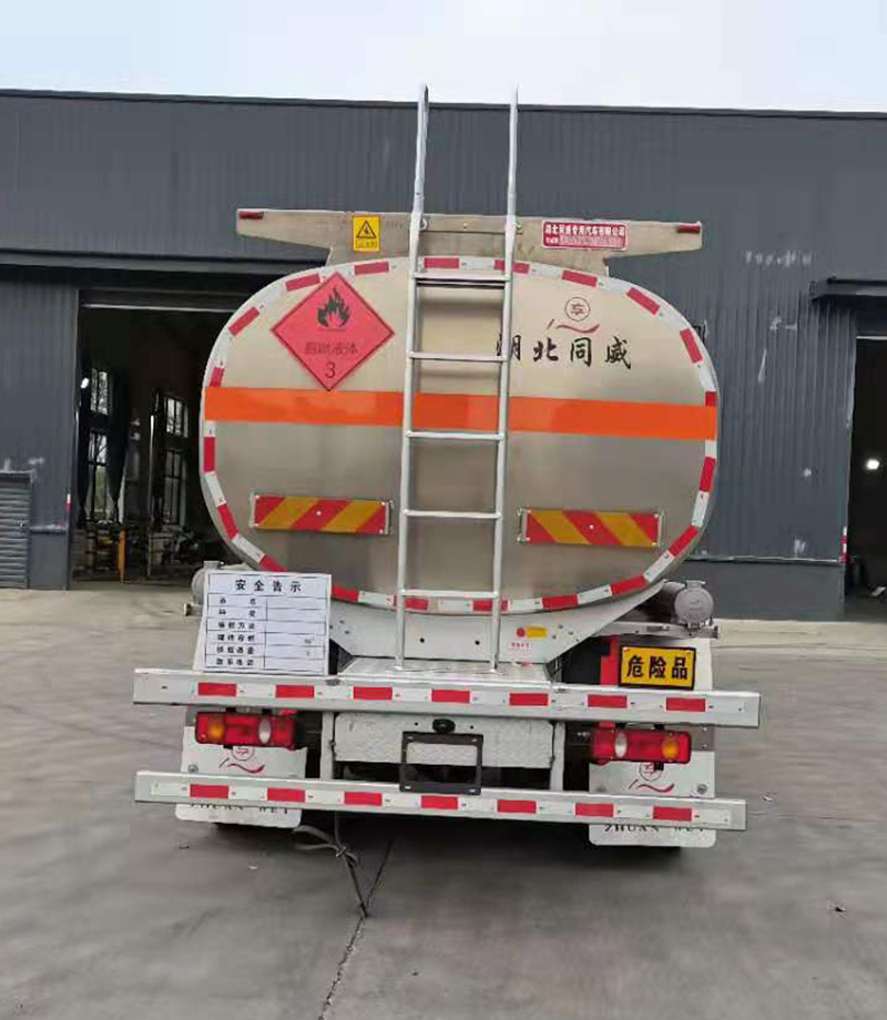 專威牌HTW5261GYYLDQ6型鋁合金運油車 專威牌HTW5261GYYLDQ6型鋁合金運油車