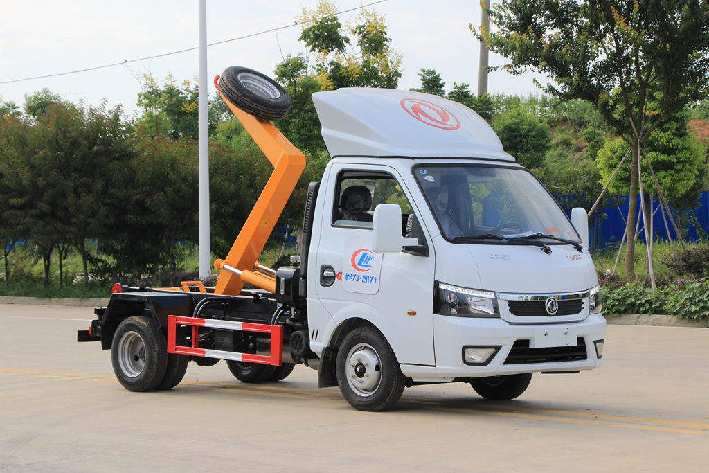 東風(fēng)途逸勾臂垃圾車-藍牌垃圾車生產(chǎn)廠家-湖北盈通垃圾車廠家銷售 東風(fēng)途逸勾臂垃圾車-藍牌垃圾車生產(chǎn)廠家-湖北盈通垃圾車廠家銷售