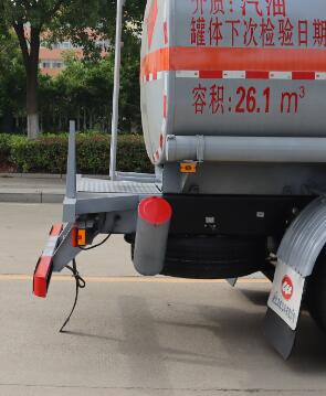 中汽力威牌HLW5321GYYD6型運油車 中汽力威牌HLW5321GYYD6型運油車
