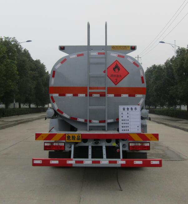 中汽力威牌HLW5181GYYEQ6型運油車 中汽力威牌HLW5181GYYEQ6型運油車