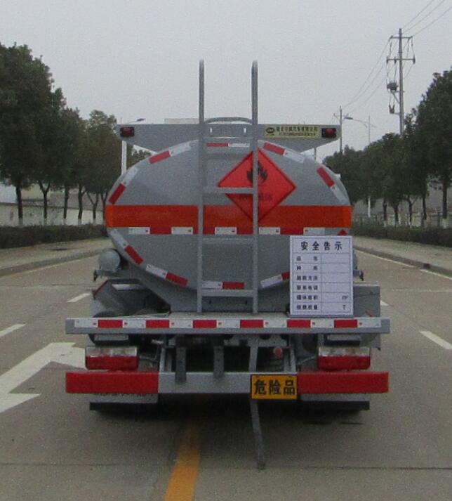 中汽力威牌HLW5100GJYEQ6型加油車 中汽力威牌HLW5100GJYEQ6型加油車