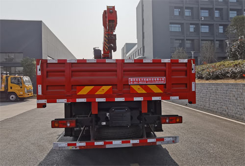 伴君長(zhǎng)興牌AAA5181JSQDJ6型隨車起重運(yùn)輸車 伴君長(zhǎng)興牌AAA5181JSQDJ6型隨車起重運(yùn)輸車