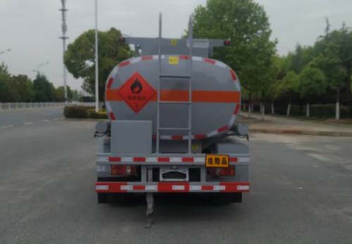 新東日牌YZR5097GYYZ6型運油車 新東日牌YZR5097GYYZ6型運油車