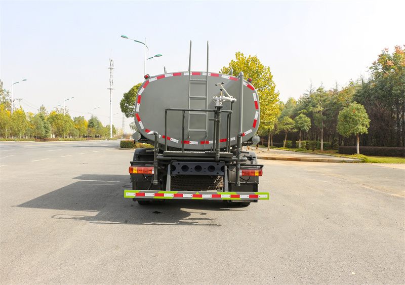 福田 ES7 16 方灑水車產(chǎn)品介紹 福田 ES7 16 方灑水車產(chǎn)品介紹