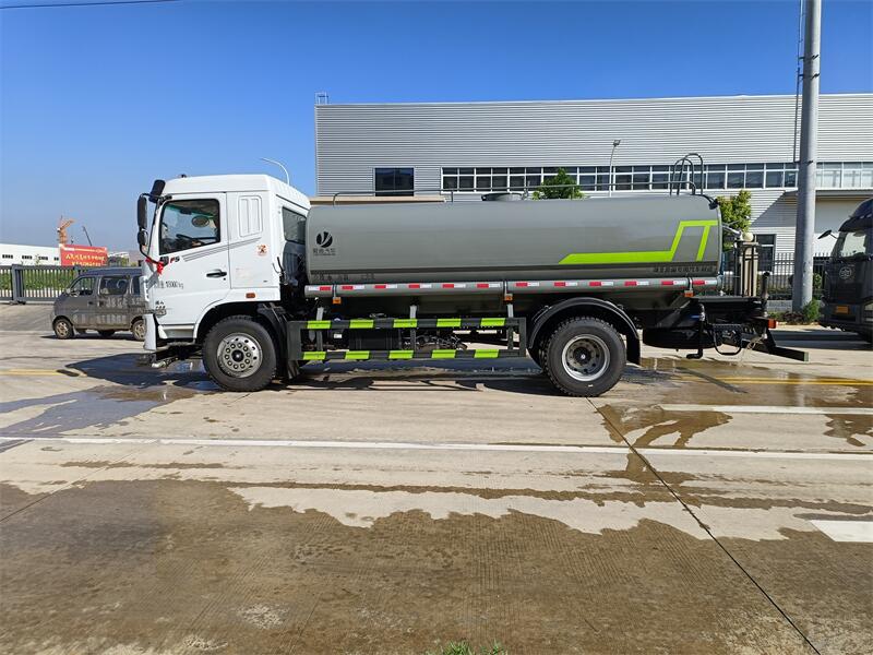 東風華神 14.3 方灑水車產品介紹 東風華神 14.3 方灑水車產品介紹