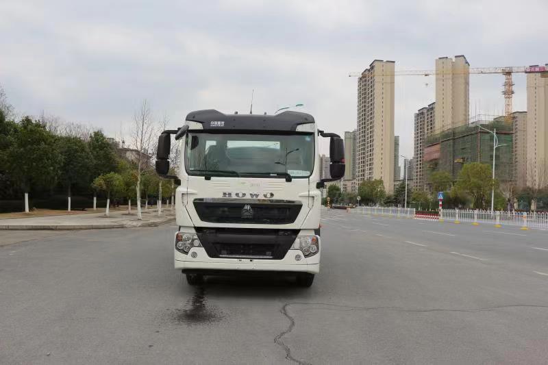 重汽豪沃 14.1 方灑水車產品介紹 重汽豪沃 14.1 方灑水車產品介紹