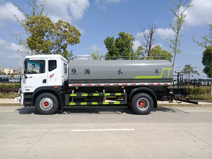 東風15方灑水車-東風15噸灑水車-湖北盈通專用汽車有限公司 東風15方灑水車-東風15噸灑水車-湖北盈通專用汽車有限公司