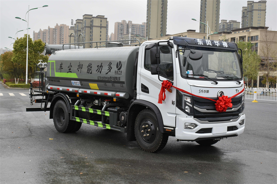 10方灑水車多少噸-灑水車多少錢公司網址www.dfssc888.cn 10方灑水車多少噸-灑水車多少錢公司網址www.dfssc888.cn