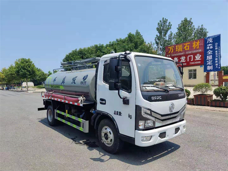 5.5方吸糞車(chē)-東風(fēng)多利卡5.5方吸糞車(chē) 5.5方吸糞車(chē)-東風(fēng)多利卡5.5方吸糞車(chē)