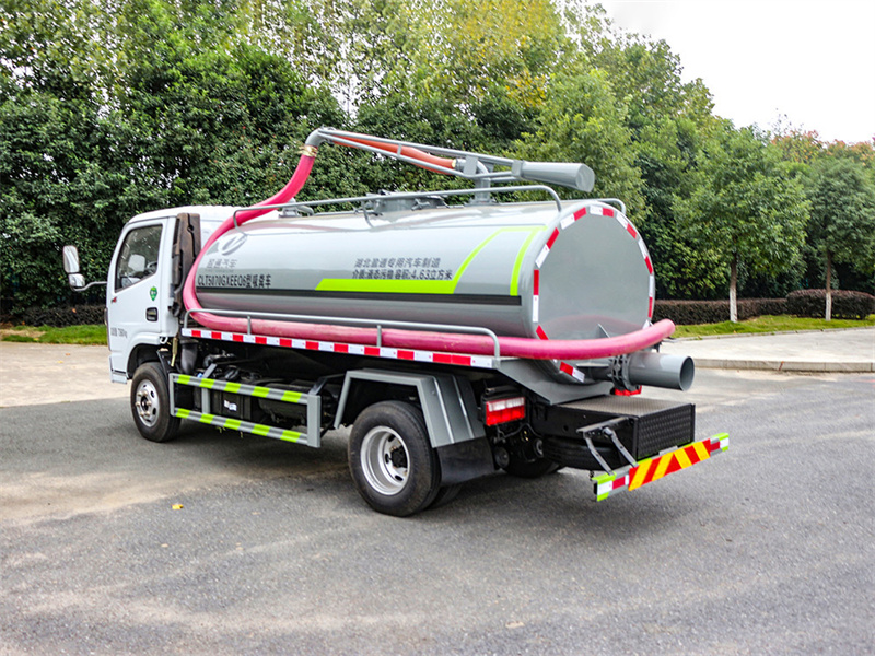 東風福瑞卡5.5方吸糞車-東風5方吸糞車 東風福瑞卡5.5方吸糞車-東風5方吸糞車