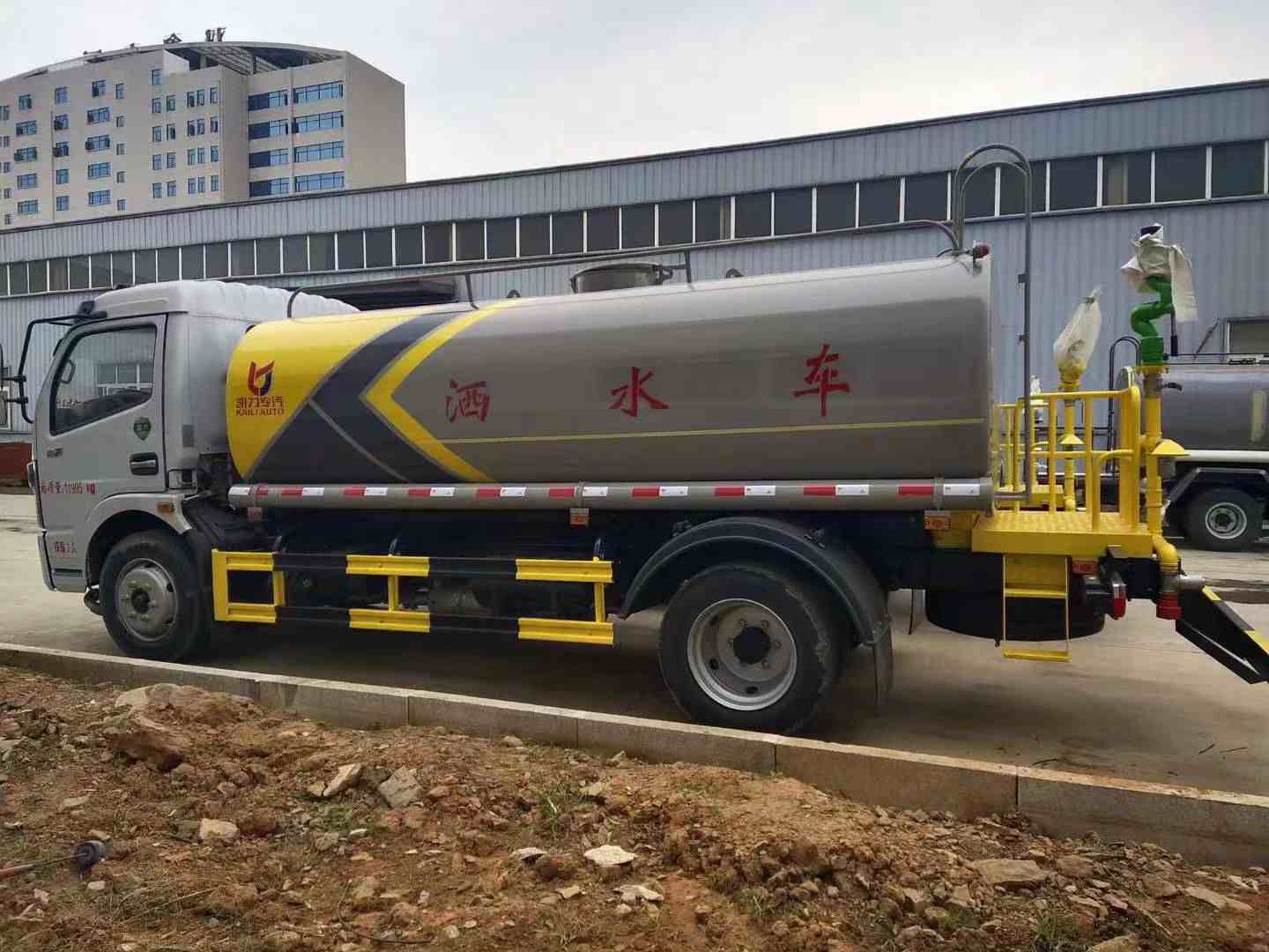 東風(fēng)全系灑水車的配置詳情和參考價(jià)格